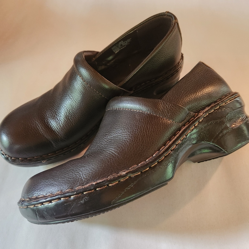 Sonoma Brown Leather Clogs Size 9.5